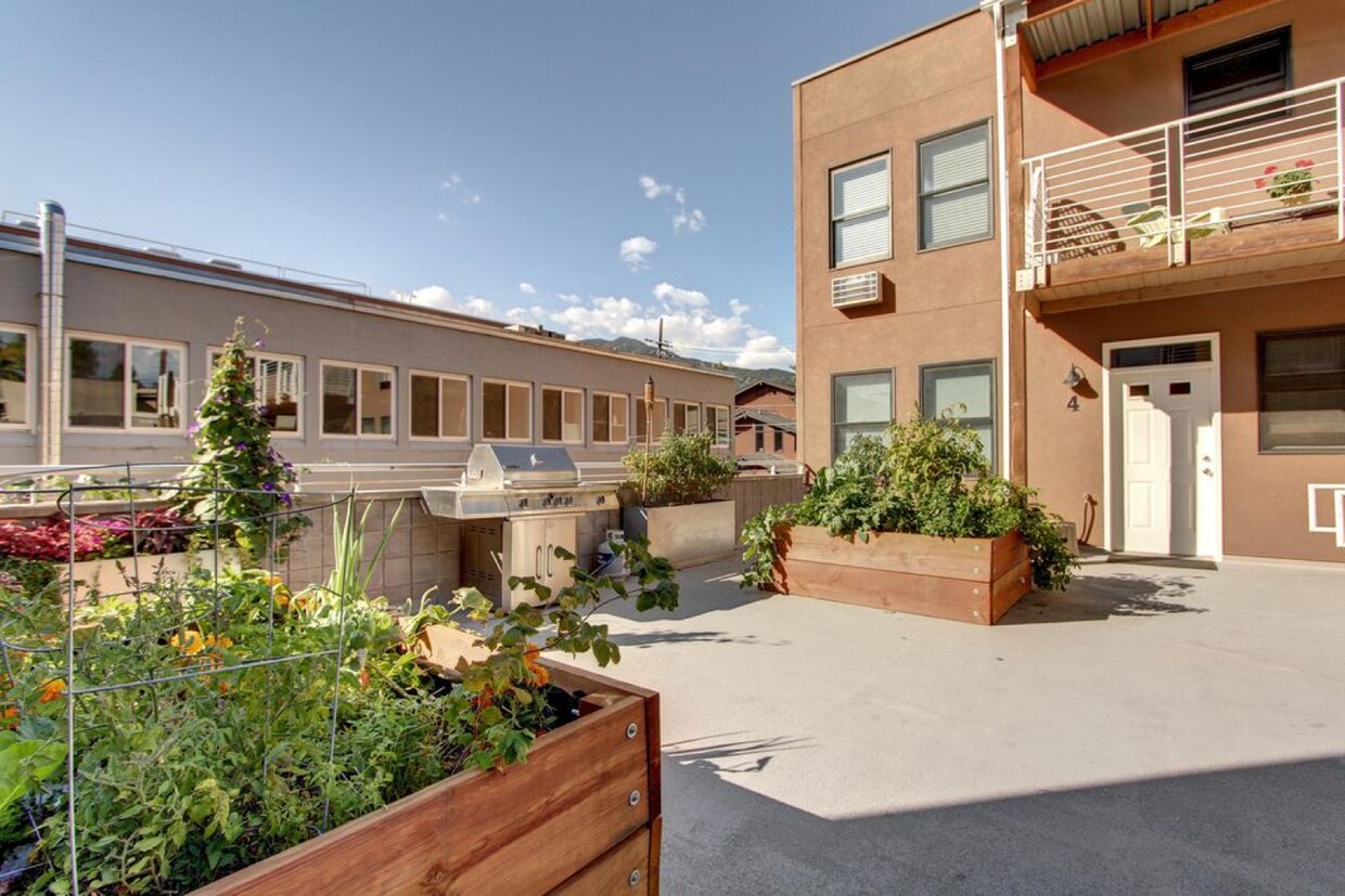 Foto principal - 2 Bed 2 Bath Condo In the Heart of Downtown Boulder!