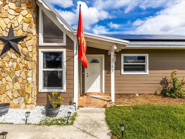 Foto del edificio - 1297 SE Floresta Dr