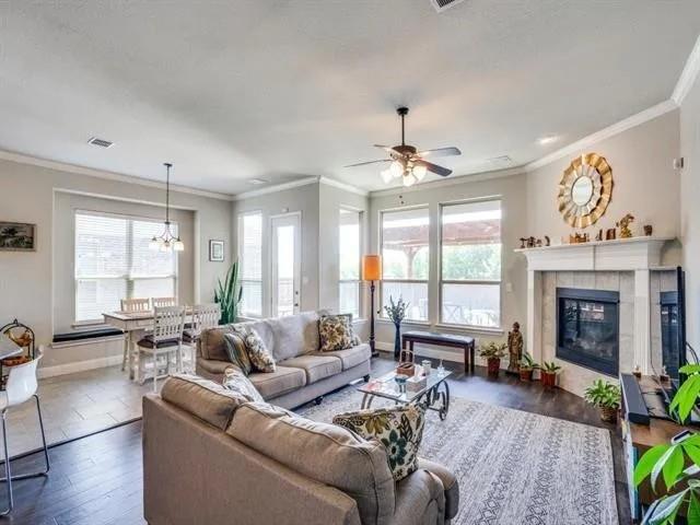 Foto del edificio - 321 Valentino Wy