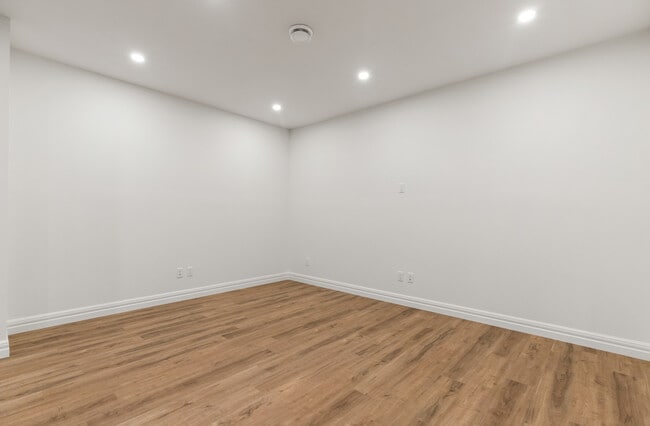 Building Photo - 12212-12239 39 Ave NW