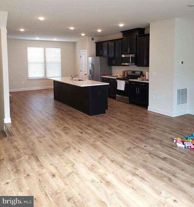 Foto del edificio - 2204 Shadmoor Dr
