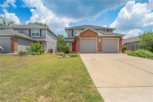 Foto del edificio - 5303 Roosevelt Ave