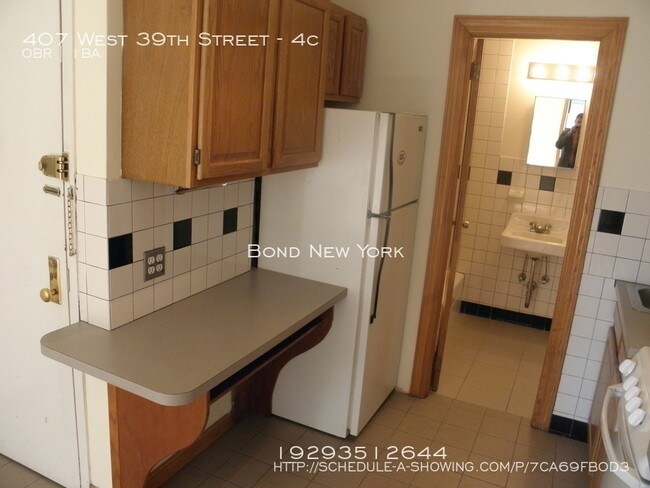 Building Photo - 407 W 39th St