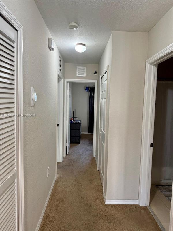 Foto del edificio - 16811 NW 14th Ave