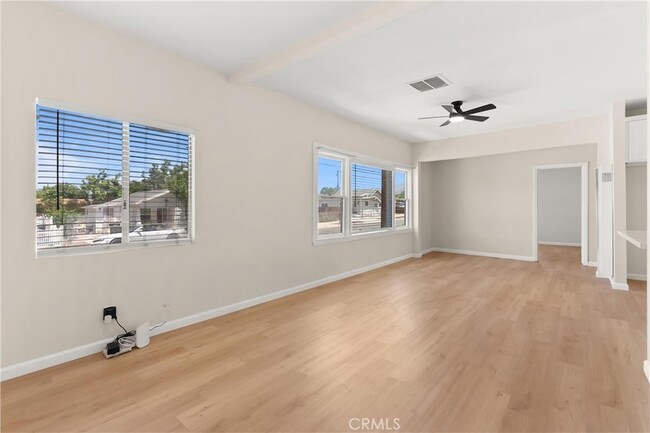 Building Photo - 421 W Sun Ave