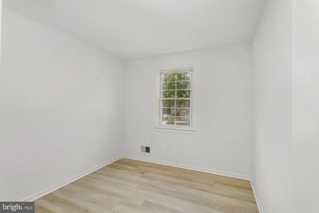 Foto del edificio - 1132 James Madison Cir