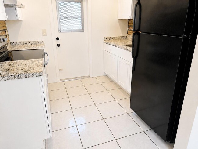 Photo - 728 SW 7th Street Unit 1-2 Apartment