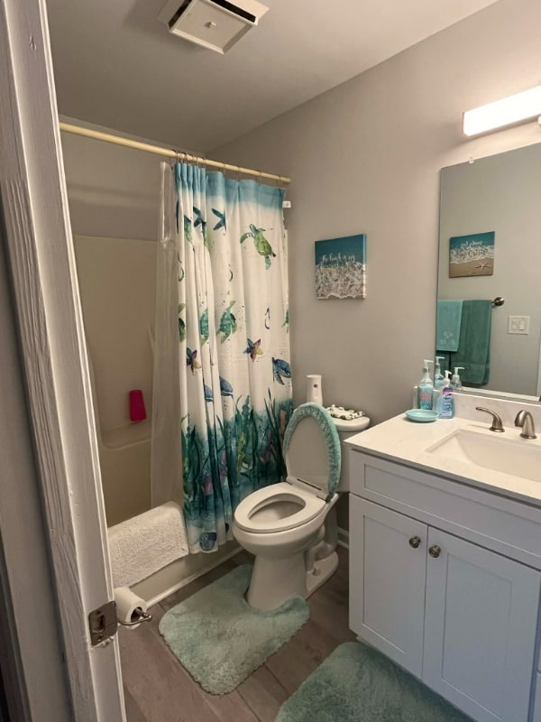 Building Photo - 2226 Huntingdon Dr