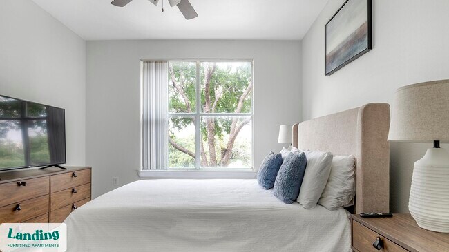 Building Photo - 7373 Valley View Ln