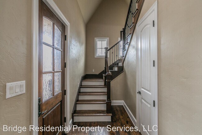 Building Photo - 3 br, 2.5 bath House - 3920 Byers Avenue