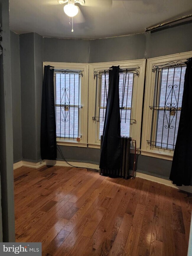 Foto del edificio - 5122 Parkside Ave