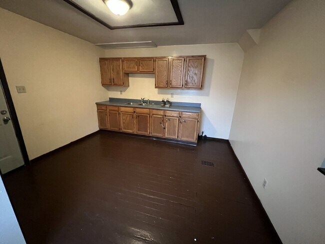Building Photo - 601 - 603 S Ray Street