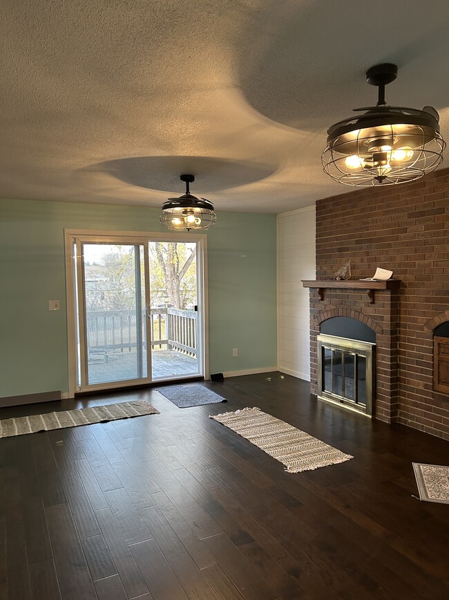 Living Room - 2716 E Bragstad Dr