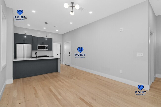 Building Photo - 516 Sumner St