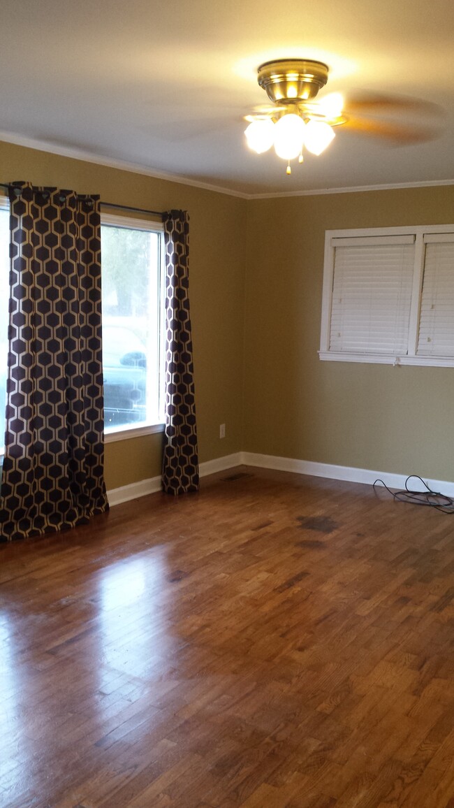 Foto del edificio - 1704 Calloway Ave