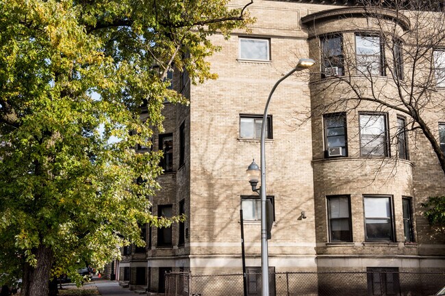 Foto del edificio - 920 W Waveland Ave