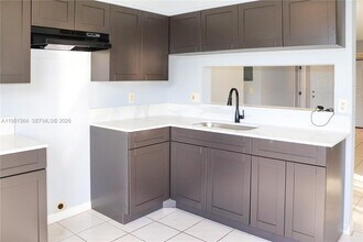 Building Photo - 1080 N Franklin Ave