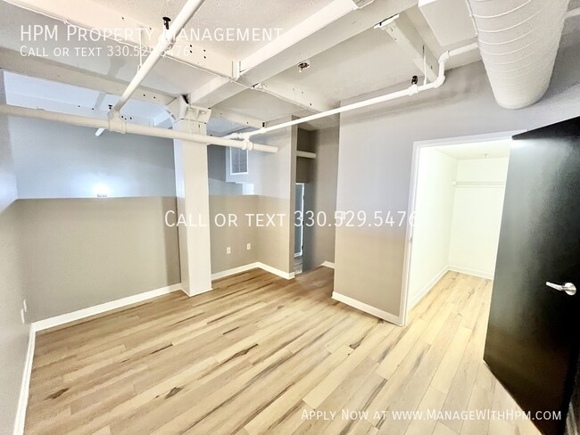 Foto del edificio - One-Bedroom Apartment for Rent