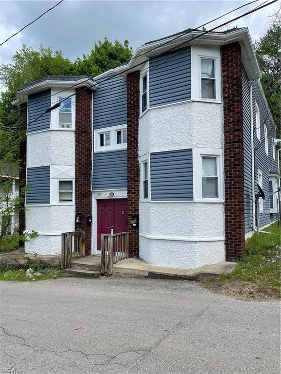 Primary Photo - 229 N Adolph Ave