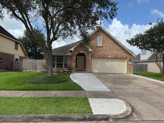 Building Photo - 1826 Oak Lodge Dr