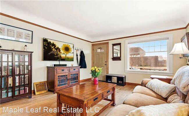 Building Photo - 3 br, 1.5 bath House - 1207 N 3rd St