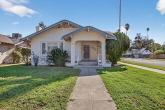 Building Photo - 3804 E Kerckhoff Ave