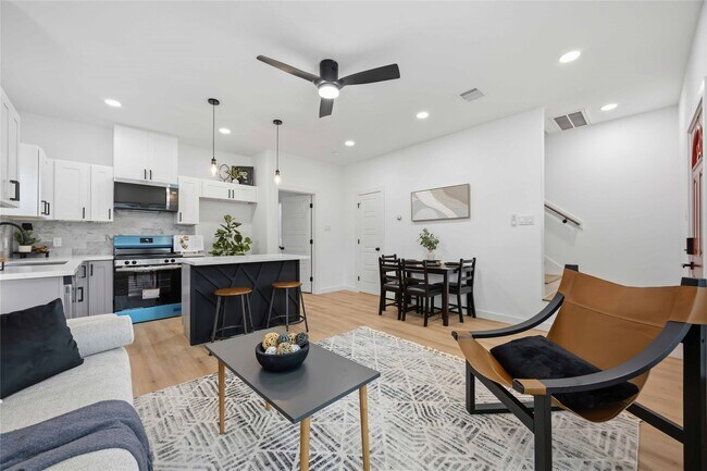 Foto del edificio - 7946 Fields St
