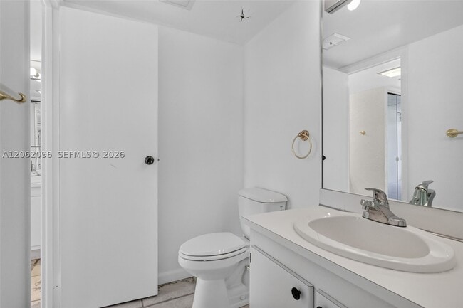 Building Photo - 20335 W Country Club Dr