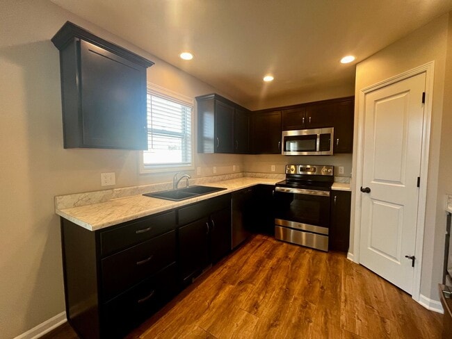 Building Photo - 1630 Teniente Ct