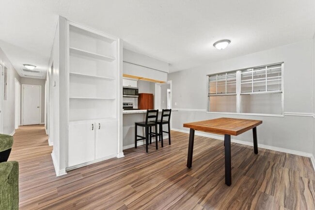Foto del edificio - 7739 Pinnacle Dr