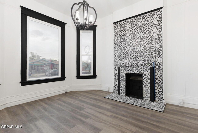 Building Photo - "Charming 2-Bedroom Duplex Retreat on Wyom...