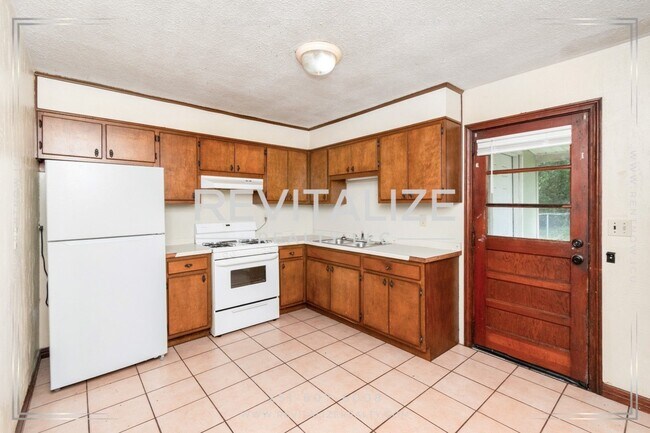 Building Photo - 1815 Ogburn Ave
