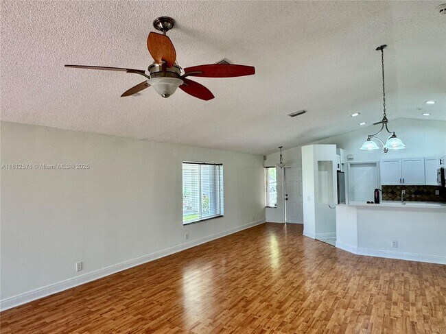 Building Photo - 4481 Dogwood Cir