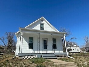 Building Photo - 3306 Charles St