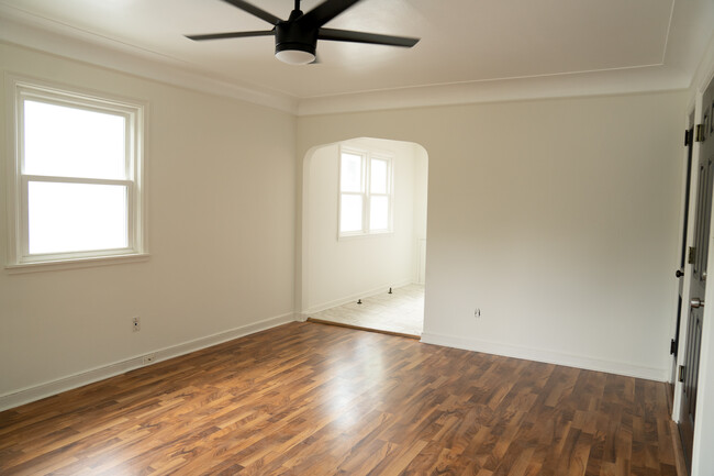 Foto del edificio - 4335 Cedar Ave S