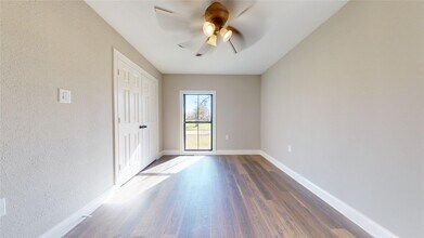 Building Photo - 603 Maple Way