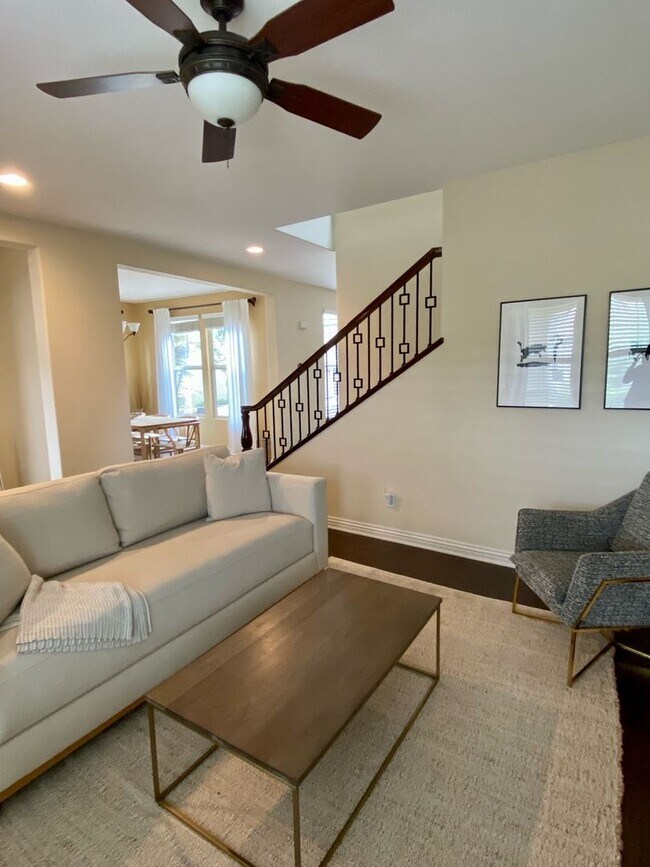 Foto del edificio - $6,100 - 4 Bed/3 Bath House located in the...