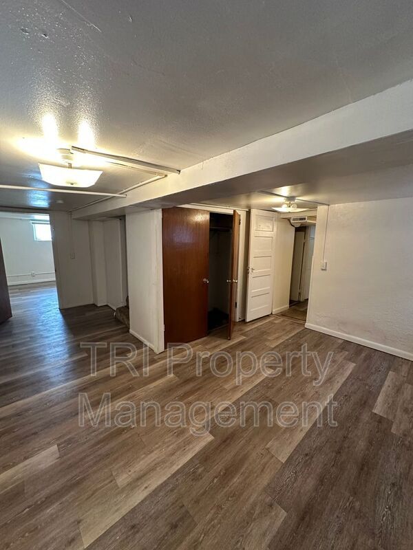 Foto del edificio - 1825 12th Ave