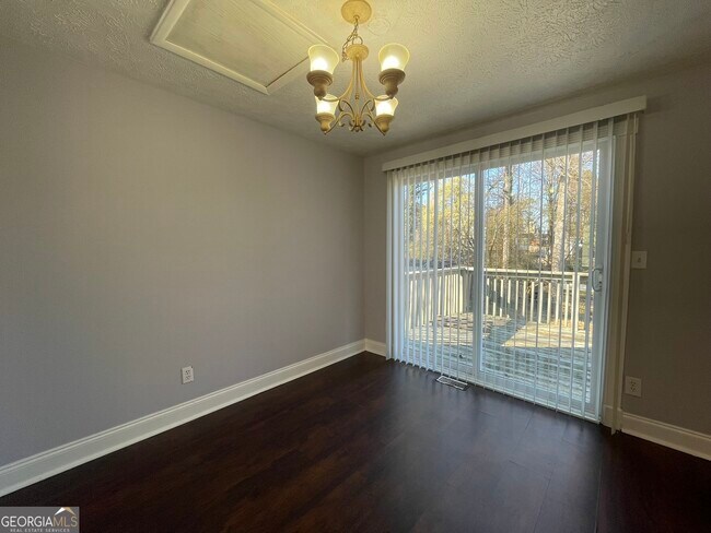 Foto del edificio - 1001 Traymore Dr