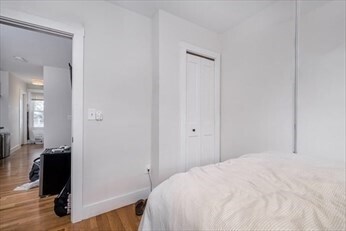 Foto del edificio - 84 Emerson St