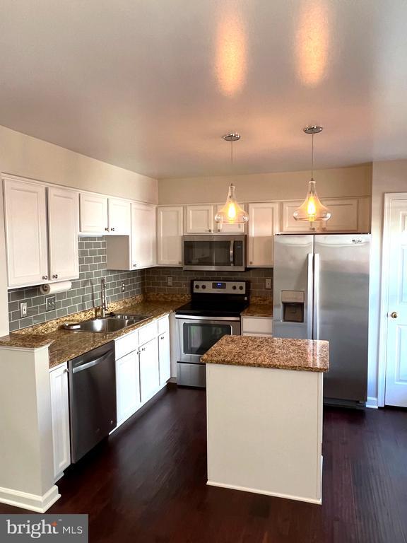 Building Photo - 6402 LURETA Ln