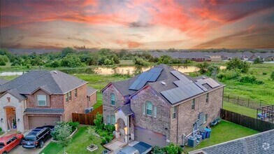 Building Photo - 1083 Sublime Dr
