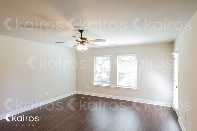 Building Photo - 611 Wellingburg Rd SE