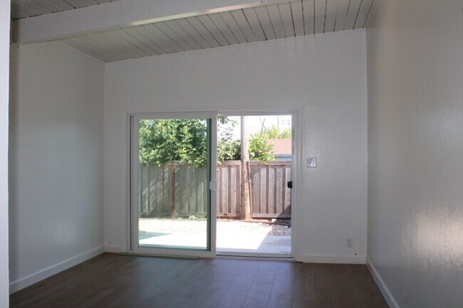 Foto del edificio - 4821-4829 Cutting Blvd., Richmond, CA 94804