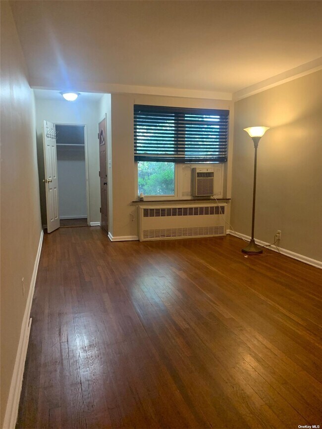 Foto del edificio - 25-22 73rd St