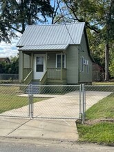 Building Photo - 132 Patten St