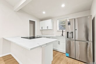 Building Photo - 207 Alvarez Pl