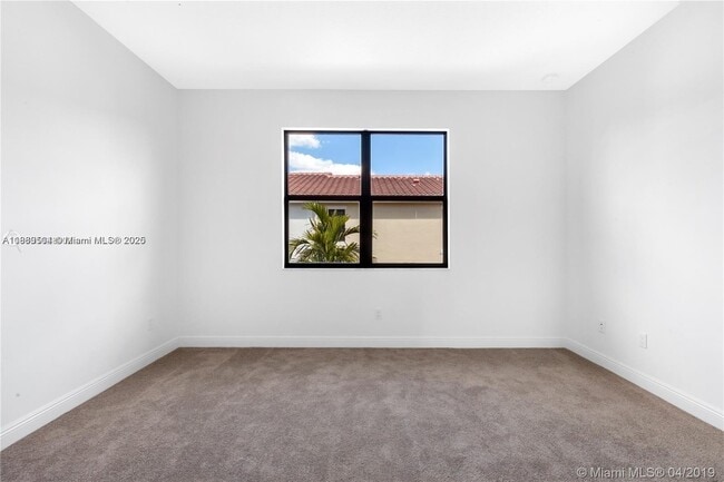 Foto del edificio - 20901 NW 1st Dr