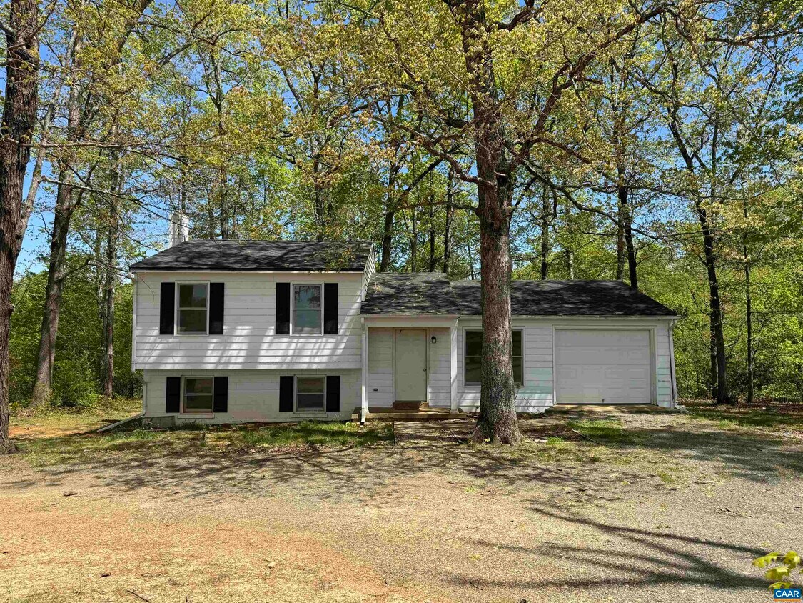 Primary Photo - 86 Saddle Creek Ln