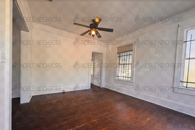 Building Photo - 3728 Silver St